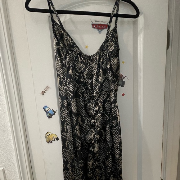 Missguided gray snake print satin cowl midi dress - Picture 3 of 8